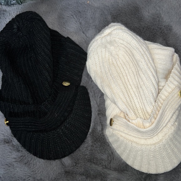 Two Woman’s GAP Hats - Picture 2 of 4